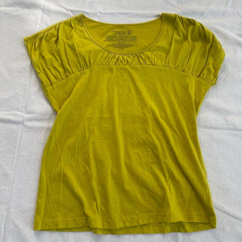 Soma 100% Pima Cotton Chartreuse Boho Earthy Short Sleeve Top w Ruched Neckline